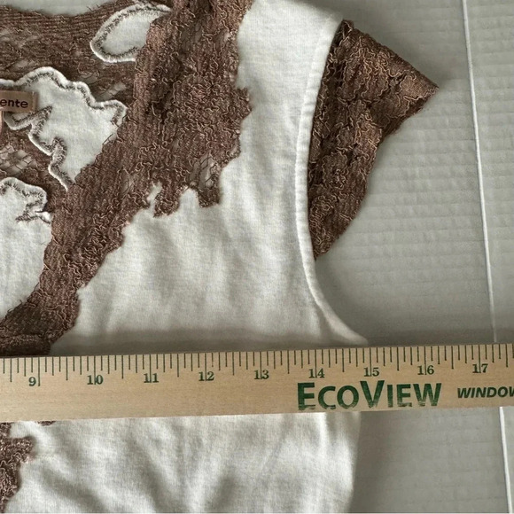 Cha Cha Vente Sleeveless Beautiful Blouse - Picture 4 of 6